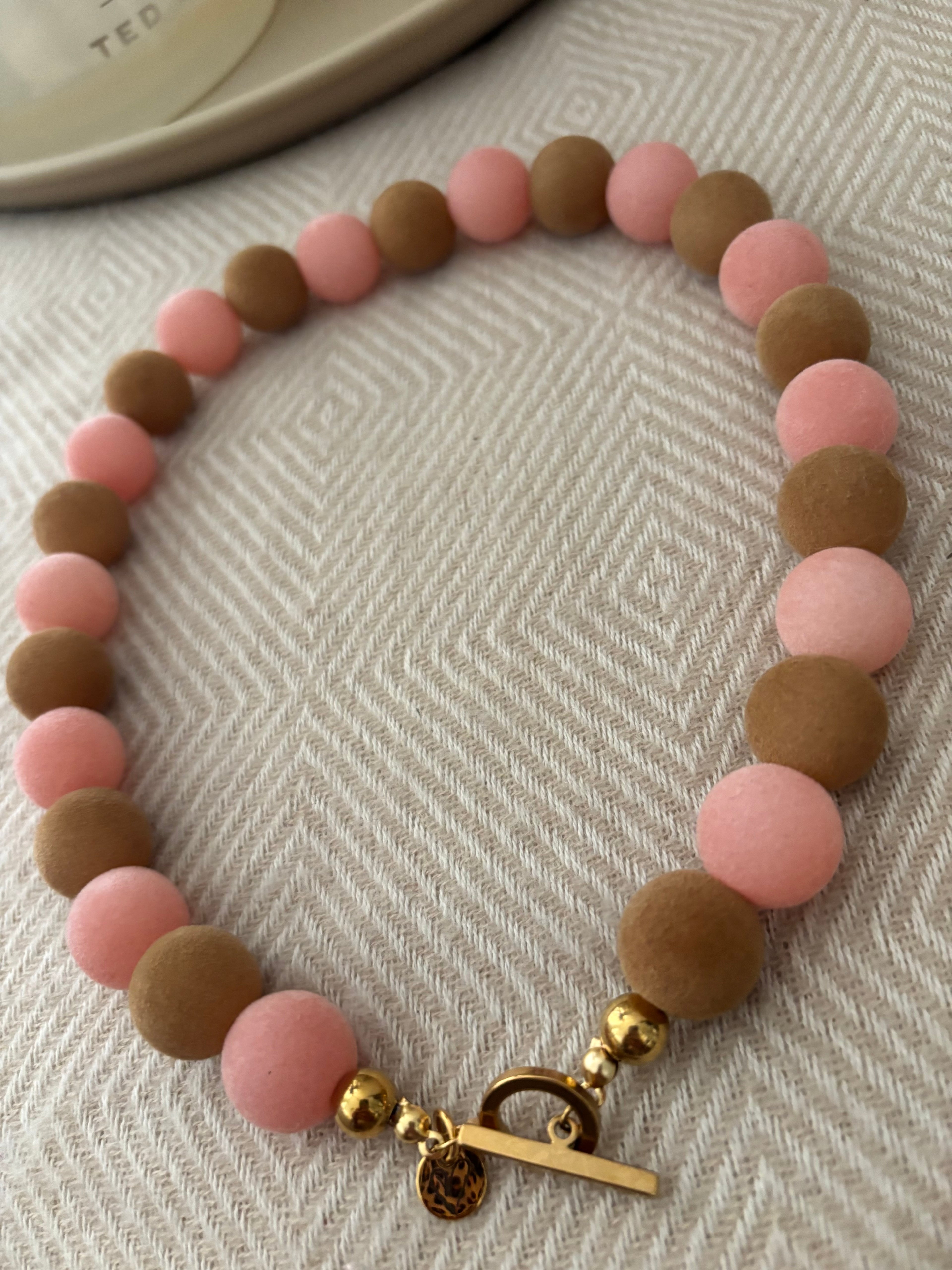 Ketting roze-bruin velvet