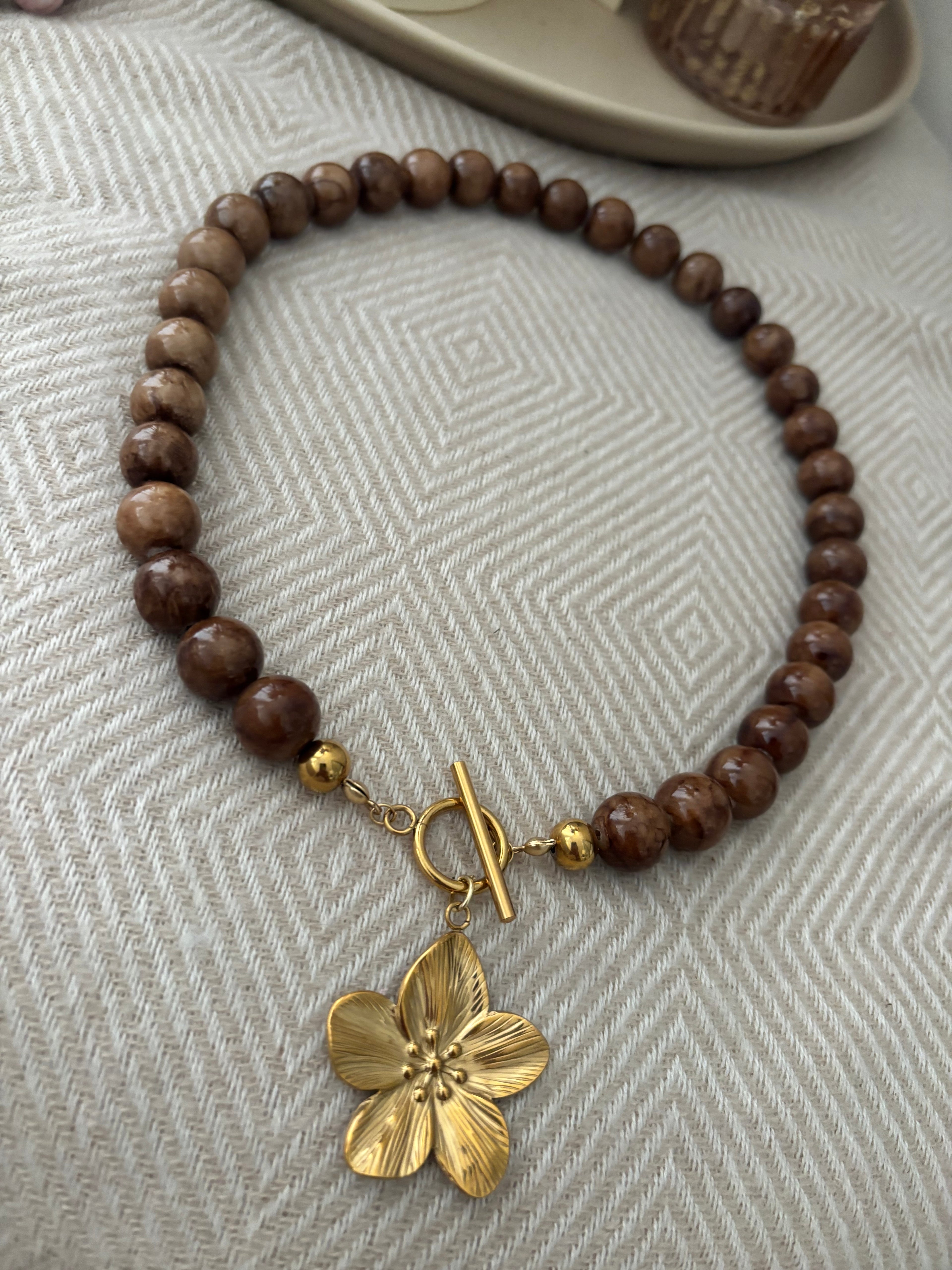 Ketting bruin met bloem